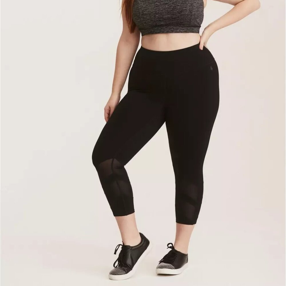 TORRID Super Soft Performance Jersey Crop Mesh Inset Active Leggings size 5 5X